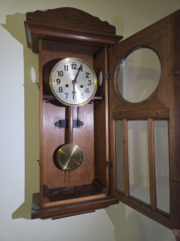Reloj de pared antiguo con marco de madera - imagen 3
