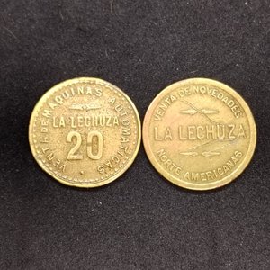 Lote de 2 fichas de máquinas automáticas "La Lechuza" de bronce, Buenos Aires - imagen 2