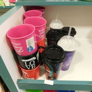 Lote de 14 vasos, tazas, y recipientes para bebidas - imagen 2