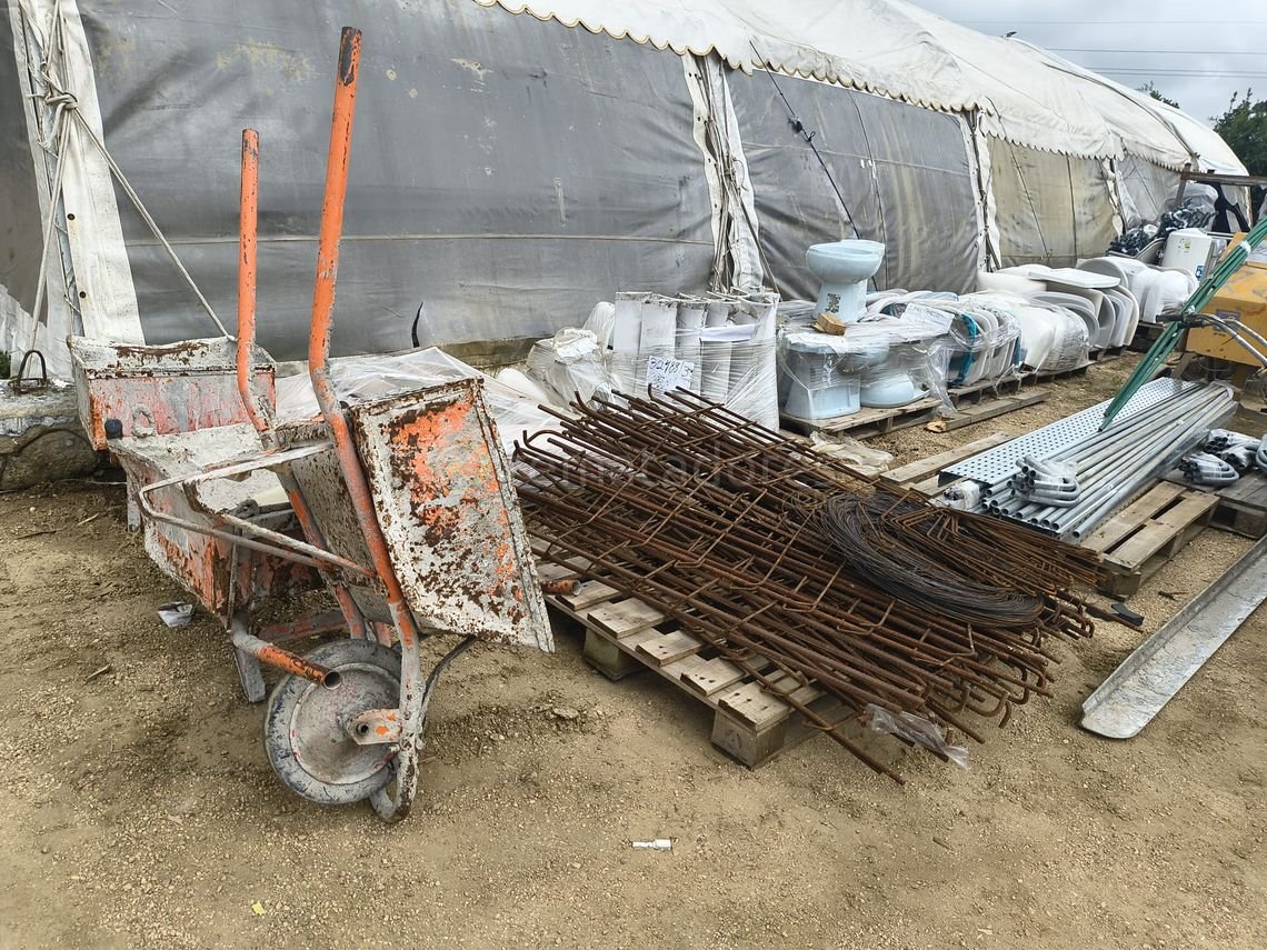 Lote de Materiales de Construcción y Equipamiento