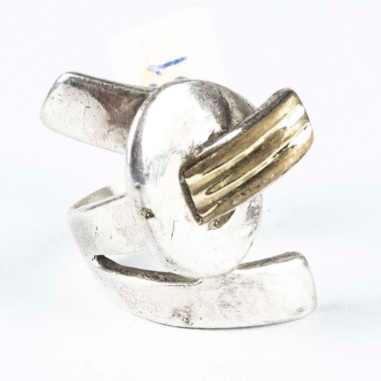 Lote siguiente: Anillo de plata y oro - Peso: 9,3gr - Medidas: 17.5mm