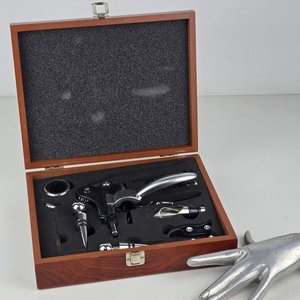 Juego de Accesorios para Vino en Caja de Madera - imagen 2