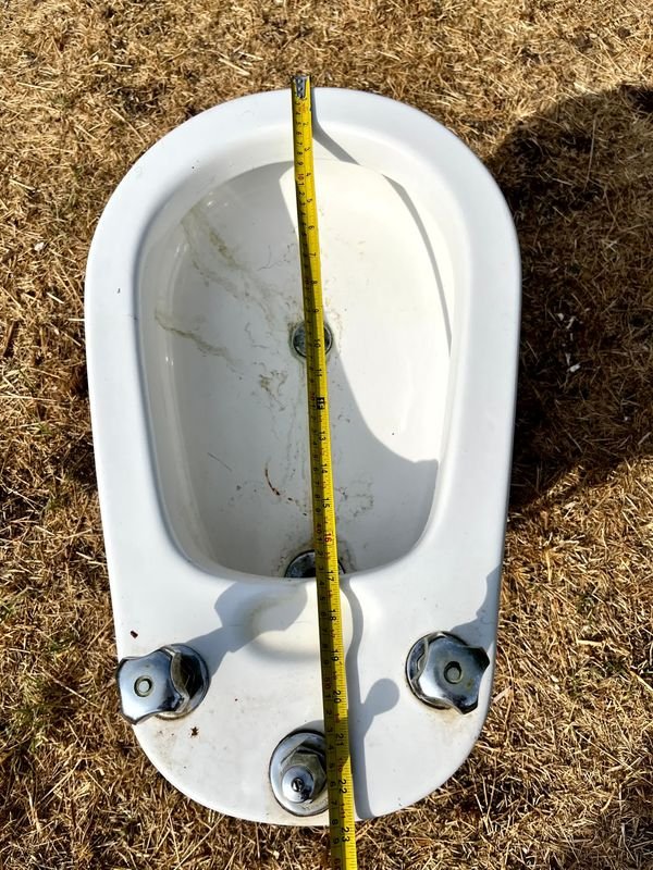 Juego de Baño Olmo de Loza Blanca: Lavatorio con Pedestal – Bidet – Inodoro y Antiguo Bidet de Loza Cisterna de Plástico - imagen 10