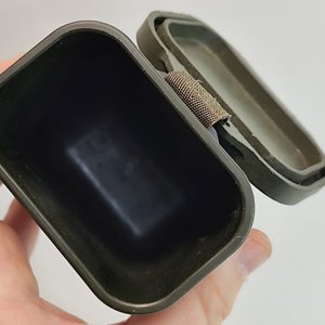Estuche Plástico Militar para Kit de Descontaminación Máscara M17 - imagen 4