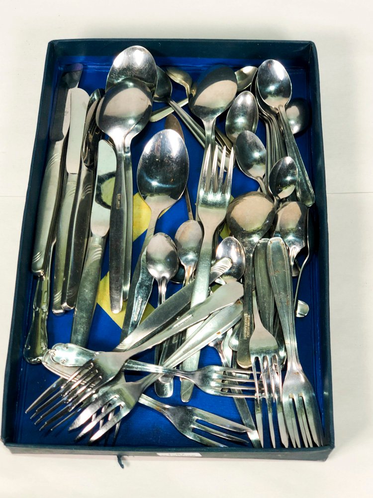 Lote Variado de Cubiertos Metálicos