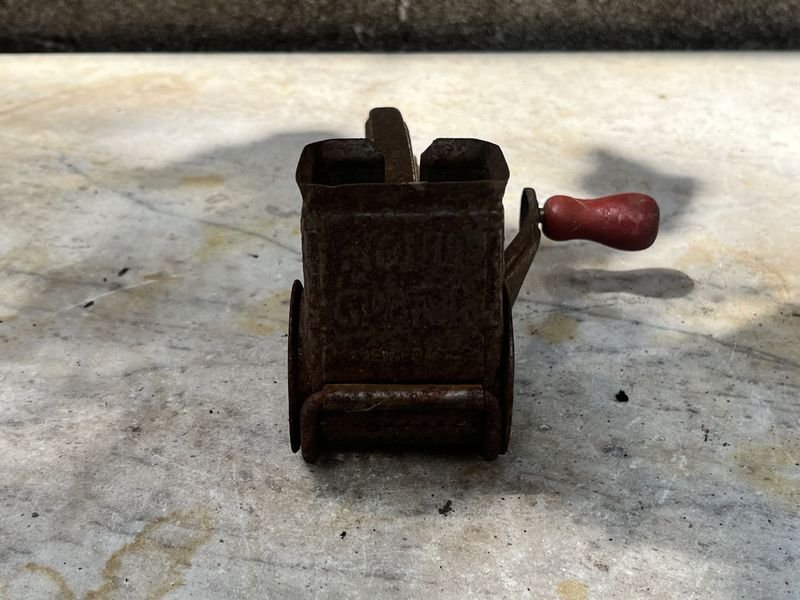Antiguo rallador frances de lata Mouli Grater para cocina - imagen 2