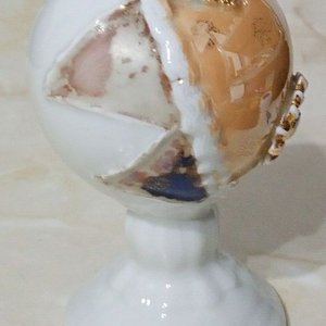 Mate Isabelino de Porcelana Antigua con Detalles Dorados y Azules - imagen 2