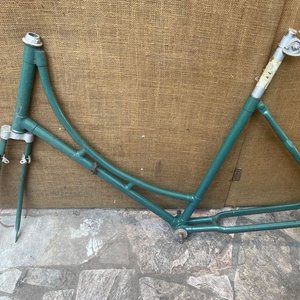 Lote anterior: Cuadro de Bicicleta de Dama Vintage Color Verde