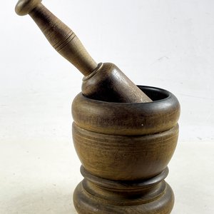 Cafetera Esmaltada Verde y Mortero de Madera con Mano - imagen 3