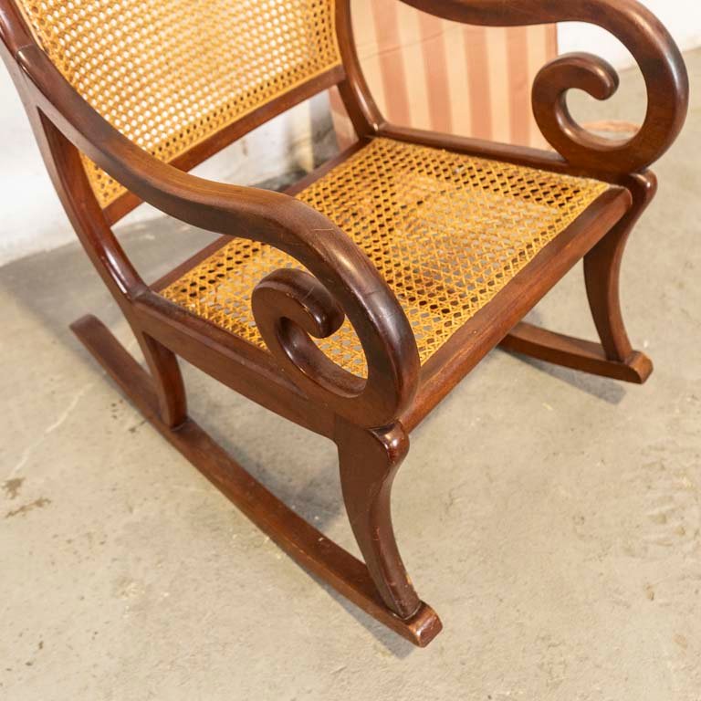 Mecedora inglesa con asiento y respaldo esterillado para limpiar - imagen 2