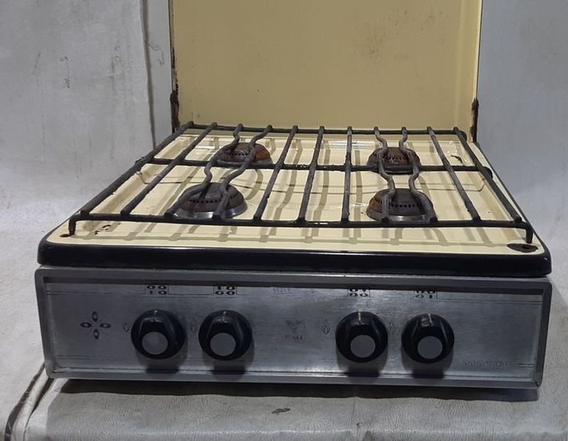 Lote anterior: Estufa de Gas Vintage con Tapa de Esmalte Amarillo
