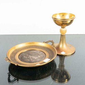 Par de Centros de Bronce con Escenas Románticas - 22 cm - imagen 1