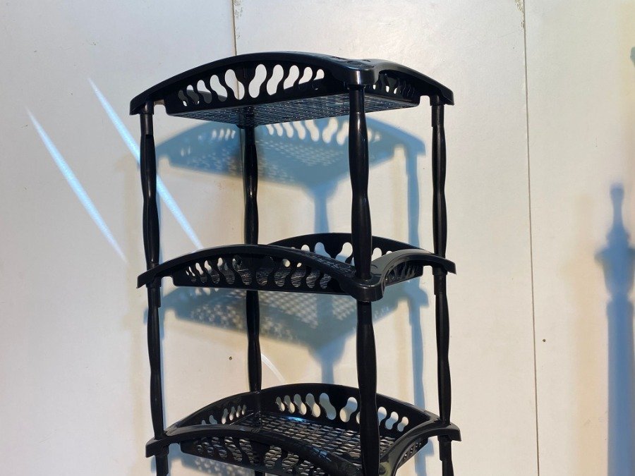 Organizador en PVC negro con estanterías y rueda - imagen 2