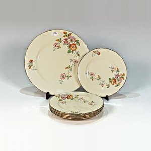 Lote anterior: Juego de Loza Inglesa Beige con Flores - Plato Torta y 6 Platos Postre