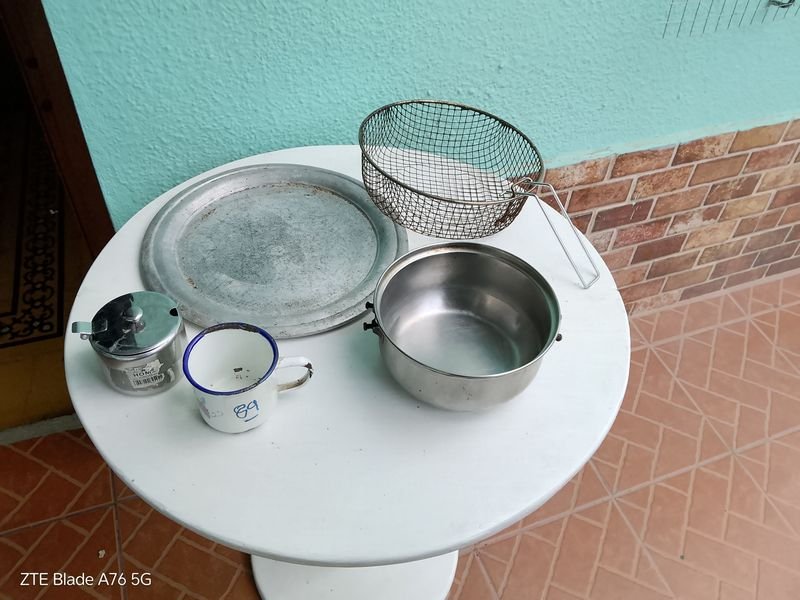 Lote anterior: Colección de Artículos de Cocina en Buen Estado