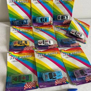 Colección de 9 Autos a Escala Best Wheels Die Cast - imagen 2