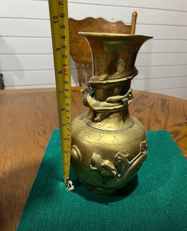 Antiguo Jarrón Chino de Bronce con Motivo Dragón - imagen 3