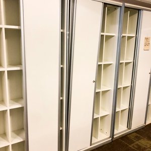 Estantería Modular Blanca con Puertas Correderas - imagen 2