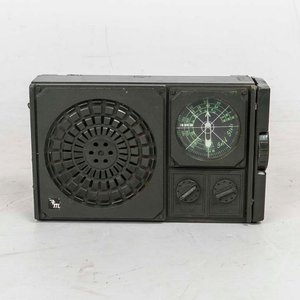 Radio Militar Portátil con Brújula y Dial - imagen 1