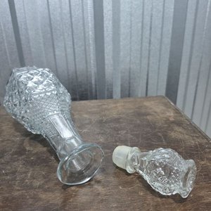 Decantador de Vidrio Transparente con Tapa Labrada - imagen 7