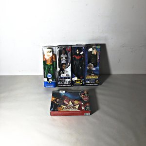 Lote siguiente: Lote de 5 Figuras de Acción: Aquaman, Batman, Capitán América, Nightwing y Black Widow
