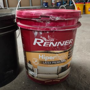 Dos Baldes de Pintura: Renner HiperFosco y GOMATECH Beige - imagen 4