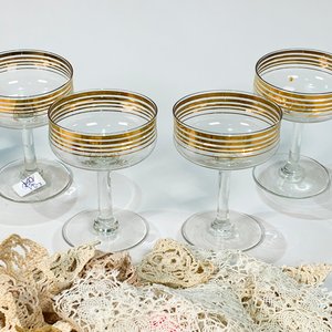 Lote de 4 Copas de Champagne Doradas y Textiles Vintage - imagen 2