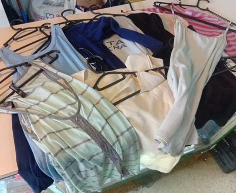 Lote de ropa post temporada para damas - imagen 4