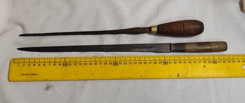 Cuchillo Artesanal con Sable Fino y Estilete Antiguo - imagen 4
