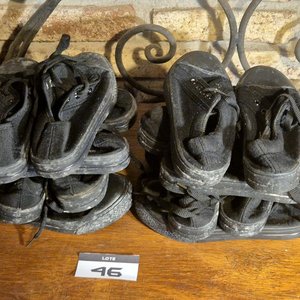 Lote siguiente: 8 Pares de Championes Negros de Lona para Niños