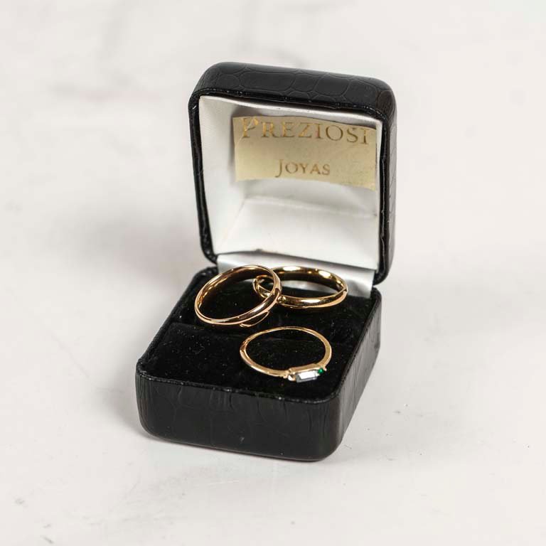 Lote de 3 Anillos de Fantasía Dorados, Dos Alianzas y Uno con Piedra