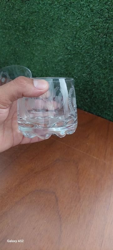Colección de vasos y copas de vidrio - imagen 5