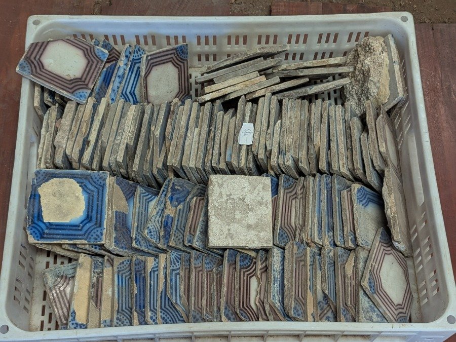 Conjunto de azulejos y cesta plástica - imagen 3