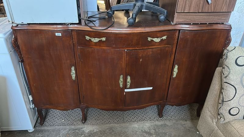 Bargueño de madera con 4 puertas y un cajón - imagen 2