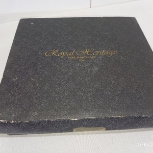 Juego de Café Royal Heritage: 6 Pocillos y 6 Platitos de Porcelana Italiana con Detalles Dorados - imagen 5