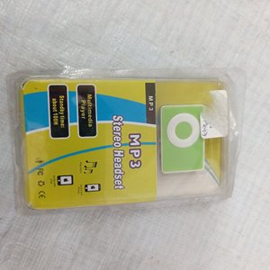 Cinco piezas: auriculares + reproductor de mp3 + jarra en buen estado general. - imagen 4