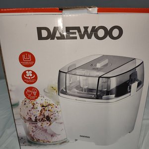 Máquina de Helados Daewoo DICM-160, 1.5 Litros, Nueva en Caja - imagen 8