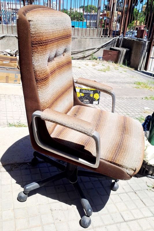Silla de escritorio en buen estado - imagen 2