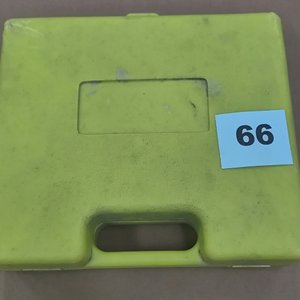 Atornillador a Batería con Juego de Puntas y Tubos en Maletín - imagen 2