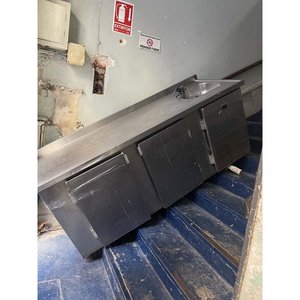 Lote siguiente: Bajo Mostrador Refrigerado Acero Inoxidable 3 Puertas con Pileta
