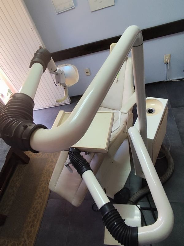 Silla de masaje relajante con piezas ajustables y contenedor de bebida - imagen 11
