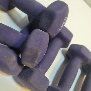 Set de 6 Mancuernas Violetas de 2 kg Cada Una - imagen 5