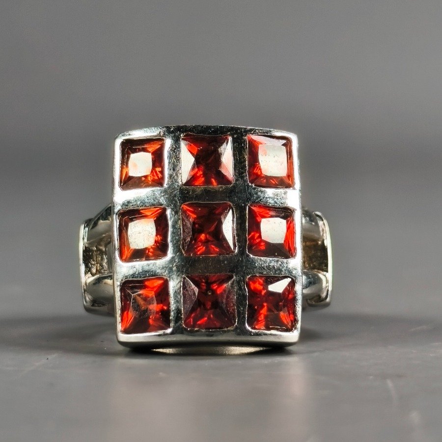 Item 16385 - Image 2