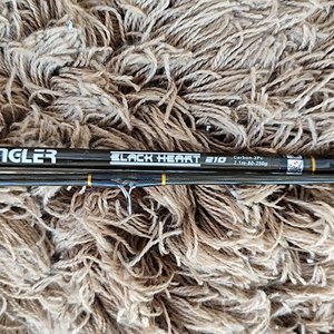 Caña de Pesca Embarcada ANGLER Black Heart 210 Carbono - imagen 4