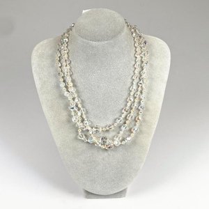 Collar de Cristal de Roca Tres Vueltas con Brillo Iridescente - imagen 1