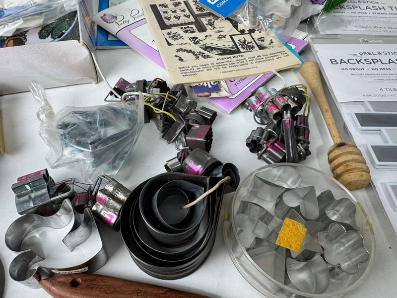 Gran lote de accesorios para manualidades y herramientas - imagen 4
