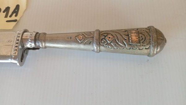 Cuchillo de plata y oro con vaina - imagen 3