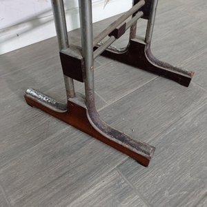 Sillón Anatómico Rojo Tapizado en Cuero con Base de Metal y Madera - imagen 6