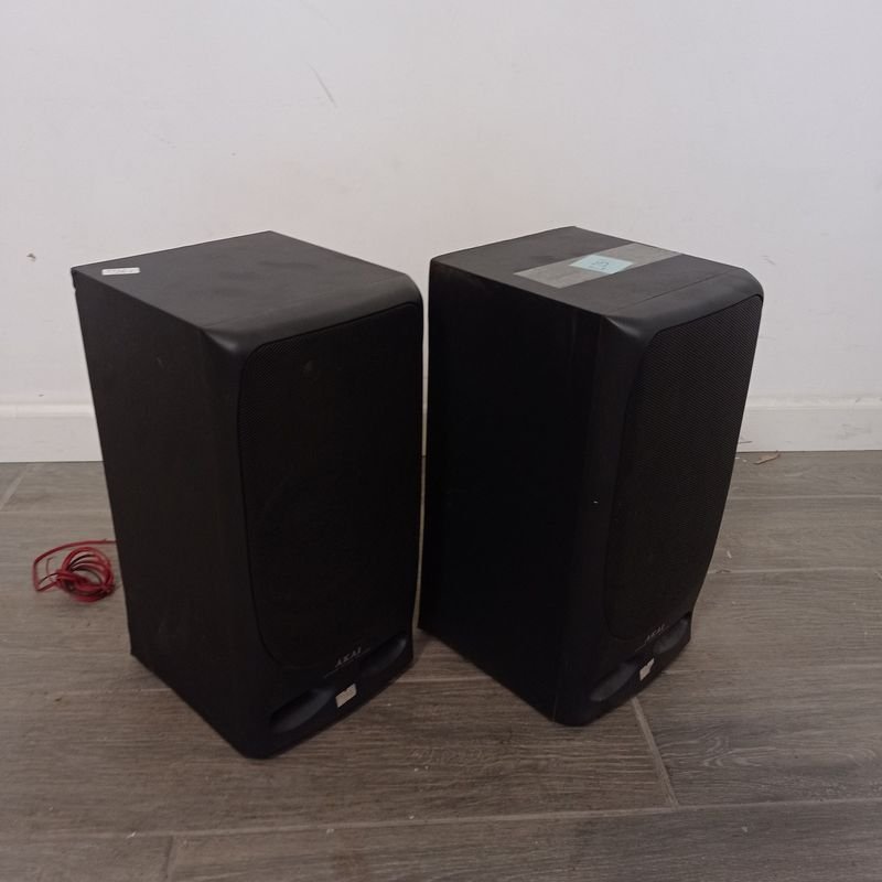 Parlantes Akai en caja de madera - imagen 3