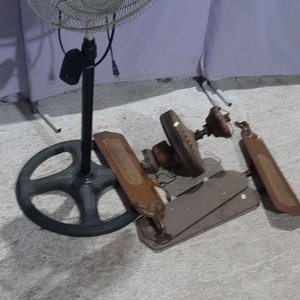 Ventilador Xenex Negro de Pie con Paletas de Chapa y Ventilador de Techo - imagen 3